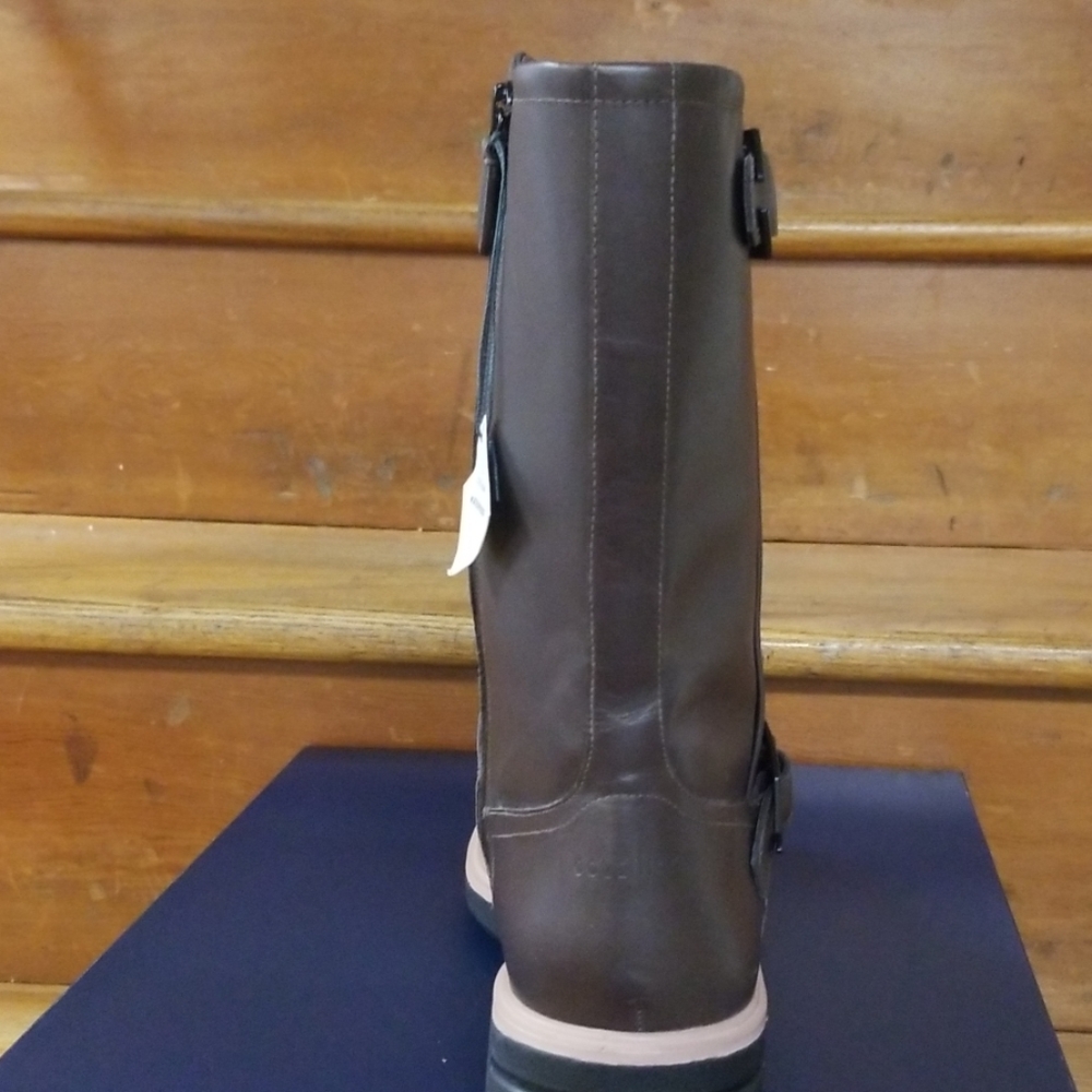 Boots - Picture 4 of 5